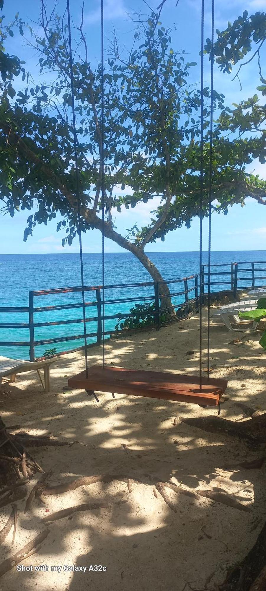 Anda Poseidon'S Beach Resort Buitenkant foto
